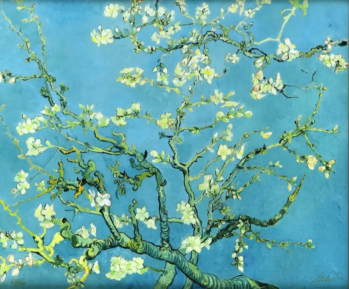 花咲くアーモンドの木の枝